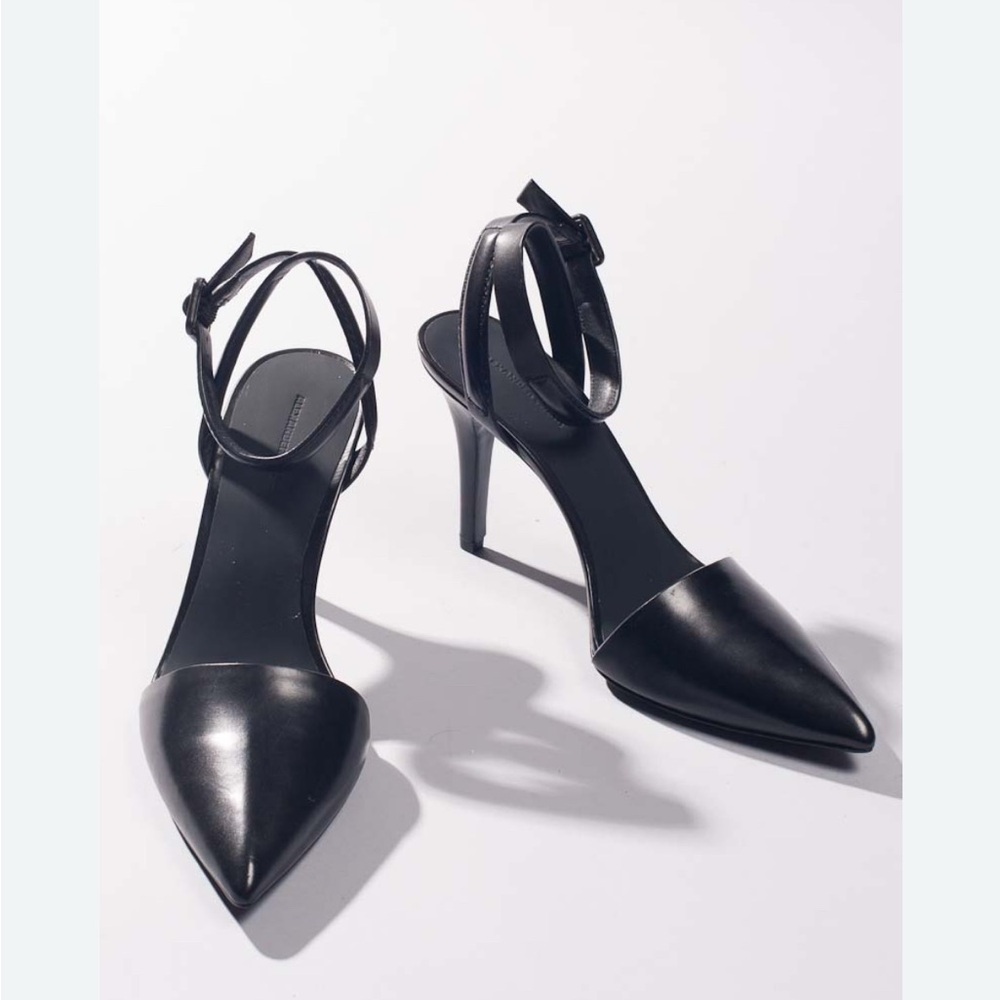 Lovisa pumps